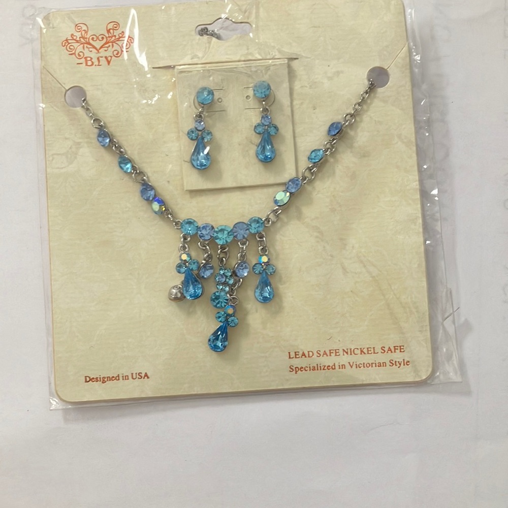 New necklace and earring set